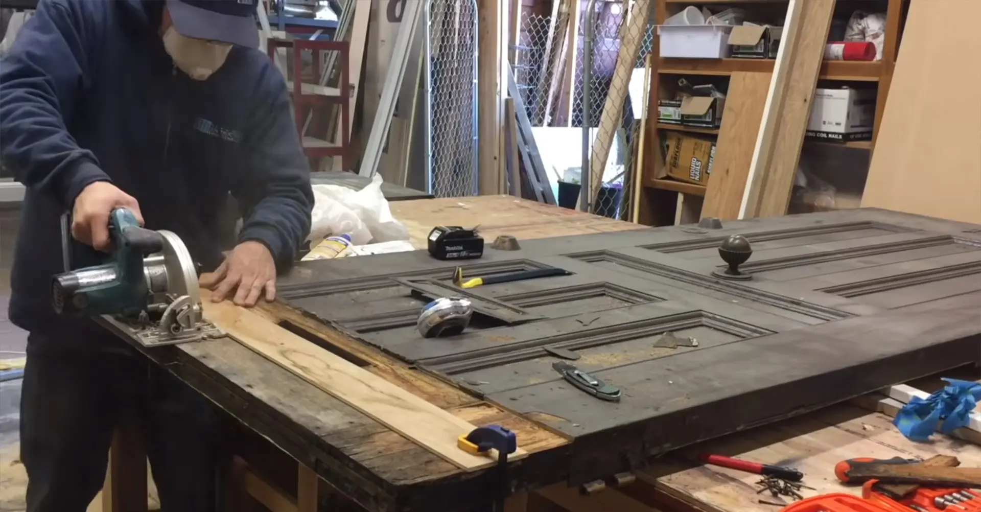 dich-vu-sua-cua-go-tai-nha-uy-tin-chat-luong-